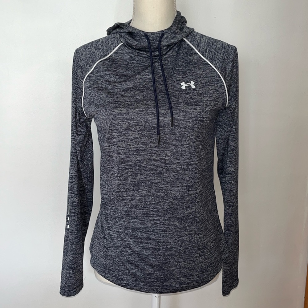 Under Armour womens pullover  M NWOT